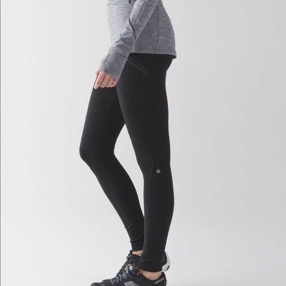 Lululemon Toasty Tech Tight (black, size 10)